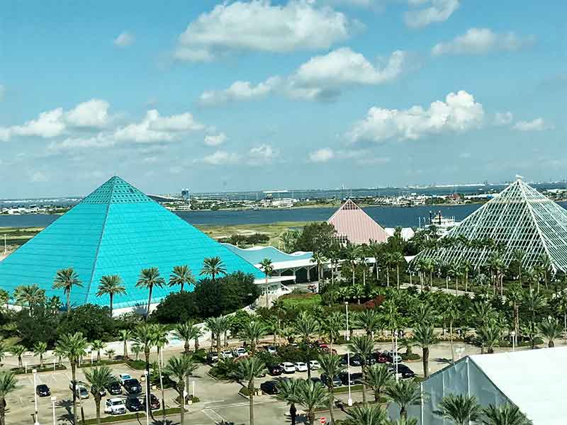 Indoor Oceans The Aquarium At Moody Gardens Galveston Island