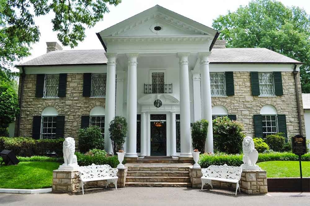 Visiting Graceland and Elvis Presley’s Memphis™ entertainment complex